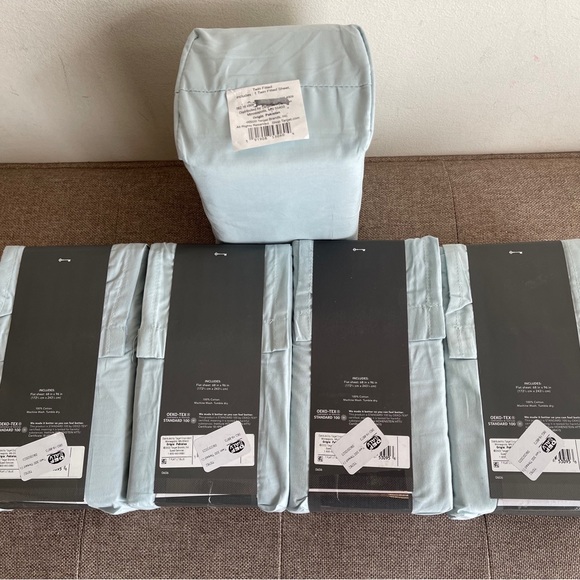 Threshold™ | 300 Thread Count Ultra Soft Sheets | Light Blue | NWT - Picture 3 of 5